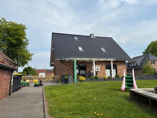 Hausansicht aus dem Garten 