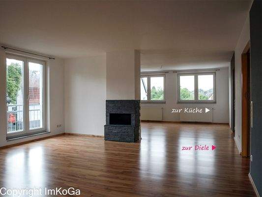 9568 beschr Wohnraum mit Kami