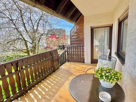 Balkon Obergeschoss mit Zugang in den Garten (2)