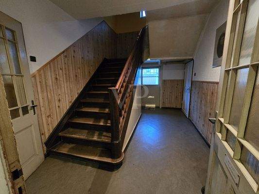 EG Flurbereich mit Treppenaufgang