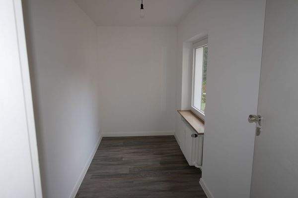 Zimmer im EG, ca. 8 m².JPG