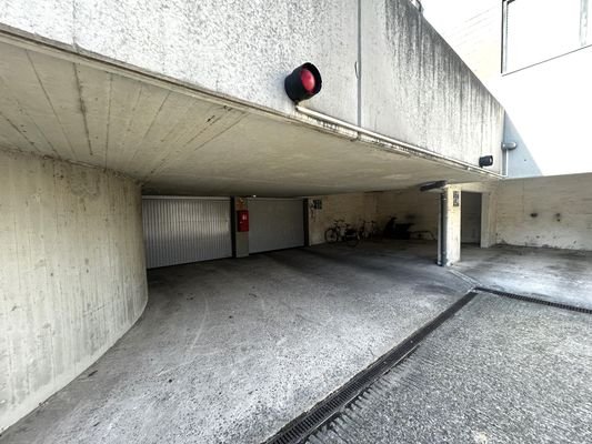 Tiefgarageeinfahrt