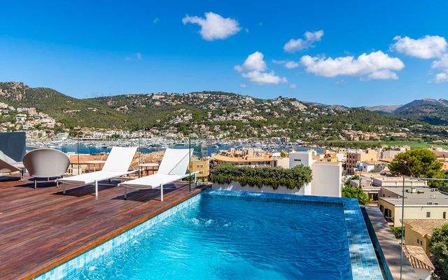 Hochwertige Neubauvilla mit Blick auf den Hafen von Port d'Andratx