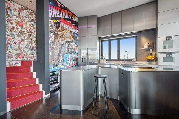 Maßangefertigte Edelstahlküche 13. OG