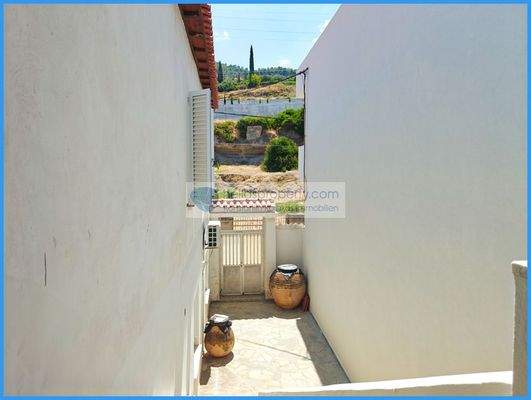 3f8454847f3b427591b70b3cfd8a84a2-original