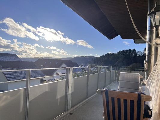 Umlaufender Balkon mit Süd- und Westausrichtung
