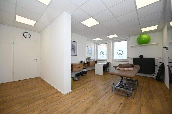 Kursraum mit  27m² Nfl.