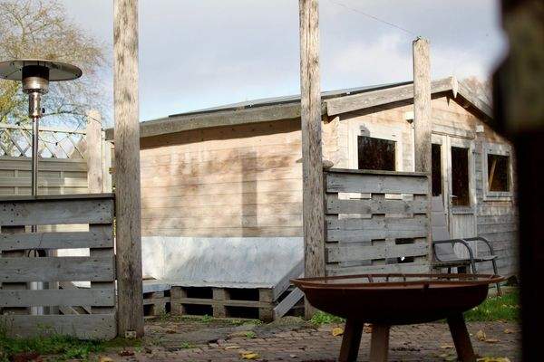 Garten Sitzecke mit Gartenhaus