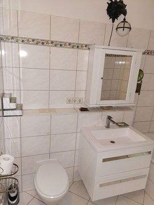 Bad (2) aus Whg. darunter