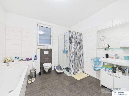 Wohnung 2 / Badezimmer EG