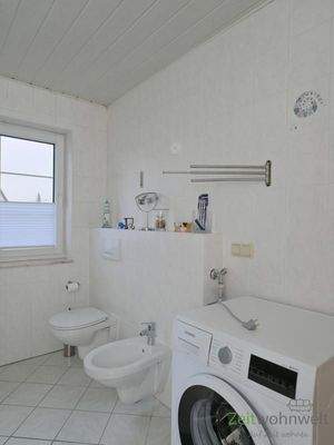 WC, Bidet und Waschmaschine