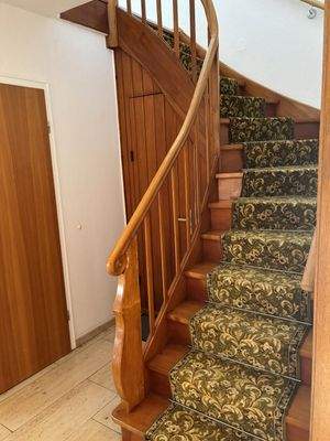 Treppe ins Obergeschoss