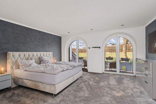 Master-Bedroom (29,23 m²) ...