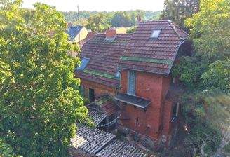 Historische Villa mit Klinkerfassade & glasierte Dachziegel