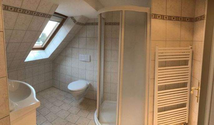 Bad 2 im DG mit Dusche