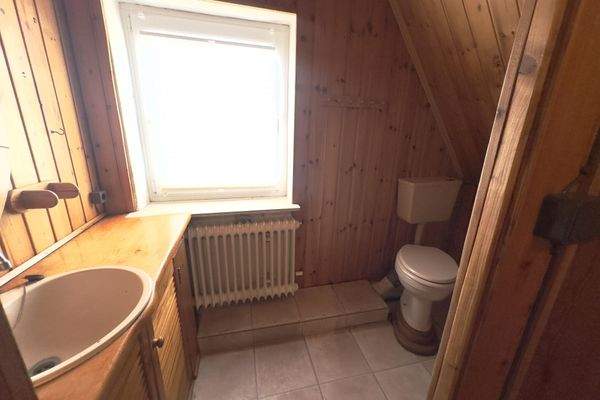 zweites Badezimmer im DG