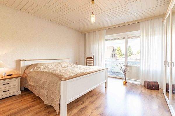 Schlafzimmer 1 von 2 OG Wohnung