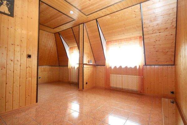 Das Arbeitszimmer zum Schlafzimmer.JPG