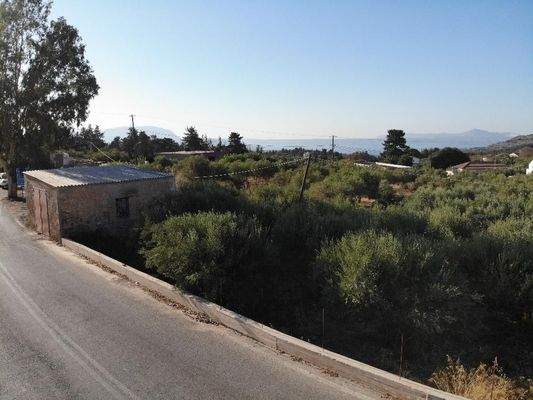 Kreta, Xirosterni: Grundstück in ruhiger Lage mit Berg- und Meerblick zu verkaufen