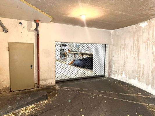 Toransicht Zugang zur Tiefgarage