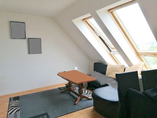 DG, Wohnzimmer mit Laminat