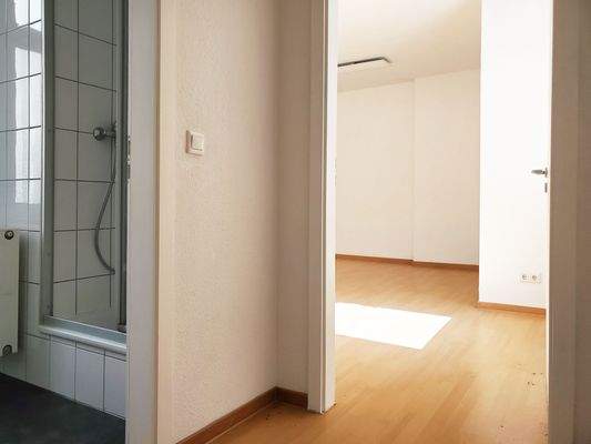 Flur und Wohnküche.jpg