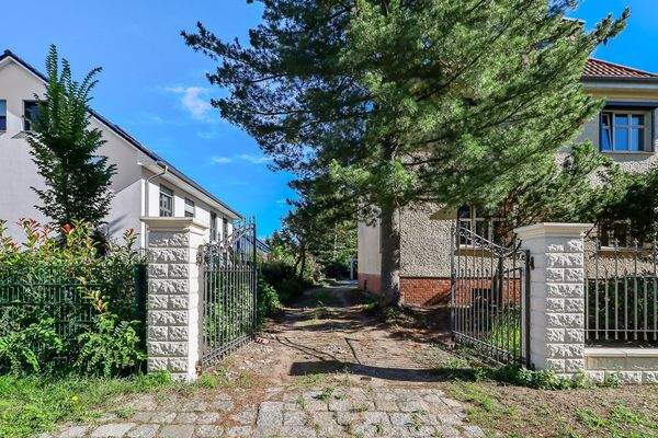 Zufahrt zum Grundstück