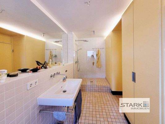 OG Bad mit Dusch.jpg
