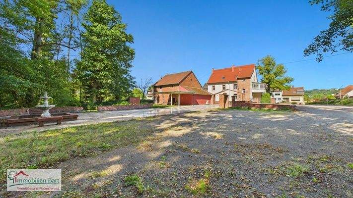 Garten mit Stellplätzen