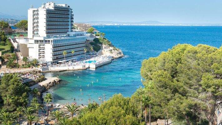 vistas aerea playa Cala Vinyes hotel