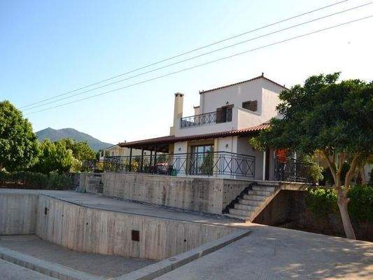 Kreta, Agios Nikolaos: Exklusive Immobilie zu verkaufen. Luxuriöse Villa mit fünf Schlafzimmern