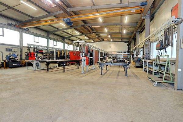 Schweißarbeiten in Halle 1