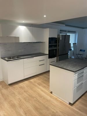 Büro mit offener Küche