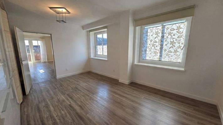 digital entmöbliert (KI)