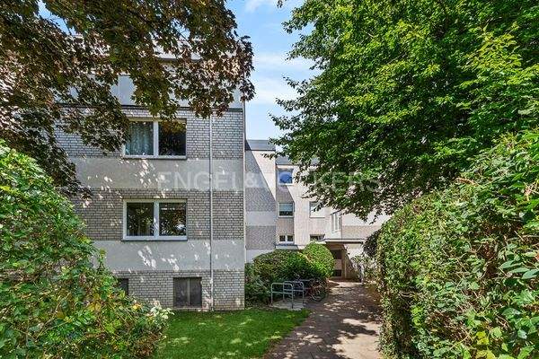 gepflegte Anlage mit insgesamt 18 Einheiten, 9 pro Eingang