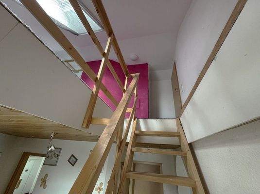 Treppenaufgang ins DG