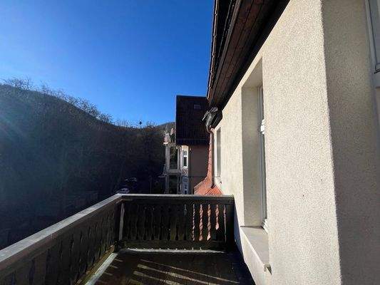 004020156800_302_358_14102025054038389