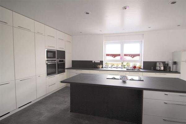 geräumige Wohnküche (verbleibt nicht im Objekt)