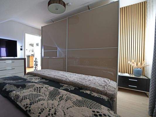 Schlafzimmer (2)