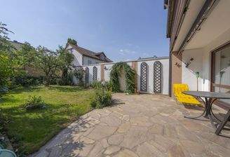 Gepflegte Terrasse und Garten