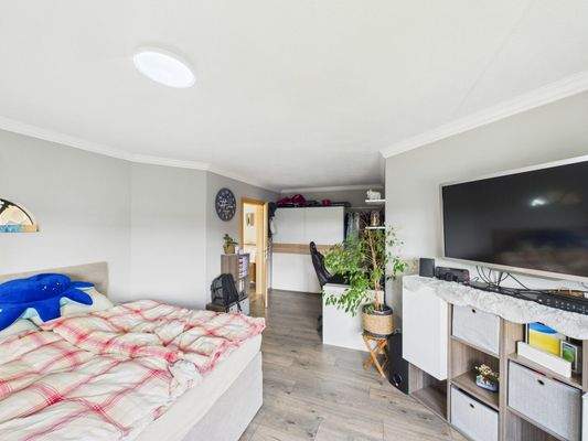 CAM03784G0-PR0075-STILL051