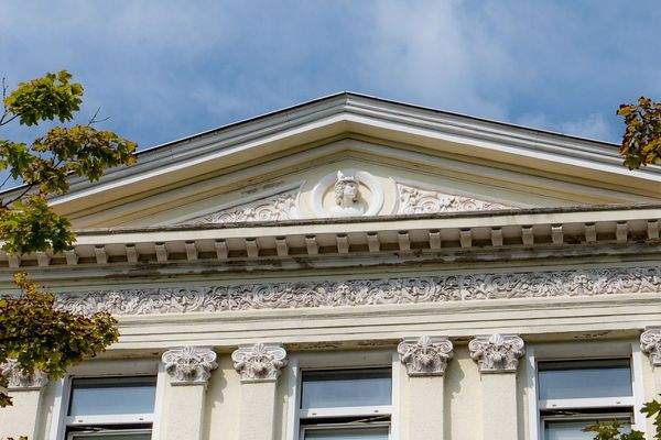 Detail mit tollen Stuckverzierungen