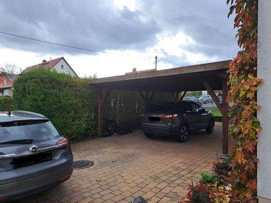 Zufahrt Carport