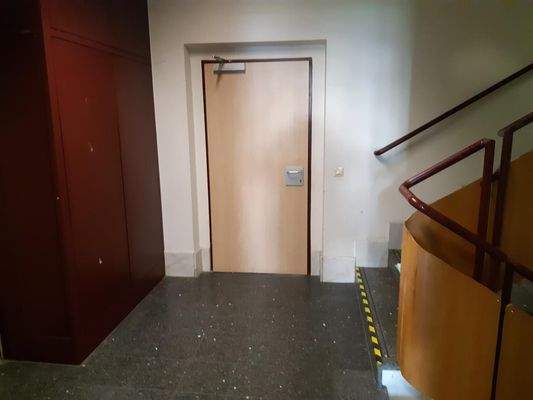 Eingang Stiegenhaus zu Vorraum