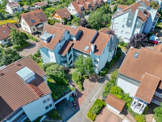 Gepflegtes Mehrfamilienhaus im Grünen