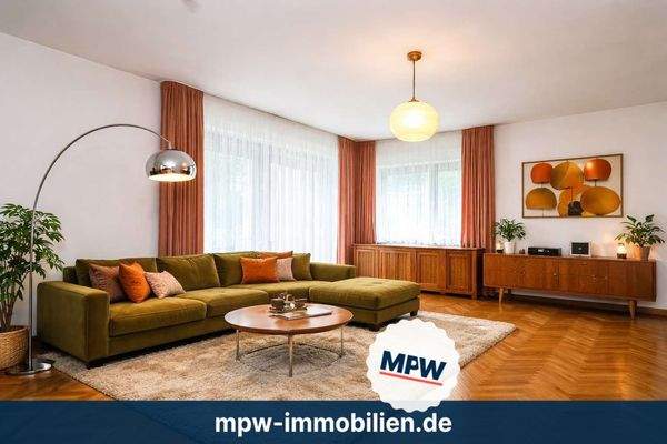 Wohnzimmer möbliert mit KI