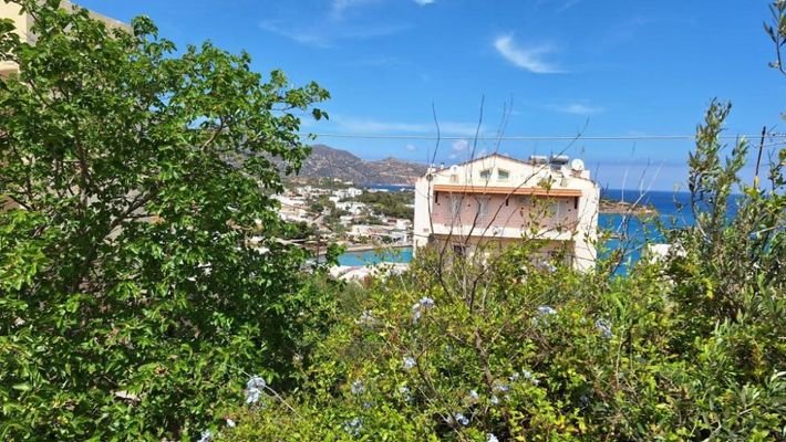 Kreta, Agios Nikolaos: Baugrundstück mit Meerblick in der Stadt zu verkaufen