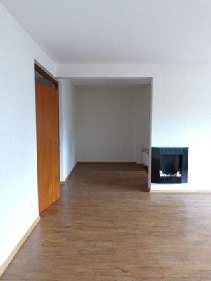 Blick vom Wohnzimmer ins Esszimmer