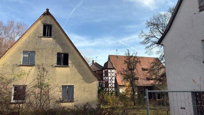 Wohnhaus / Scheune 2 Dehnberger Straße (kein Denkmalschutz)