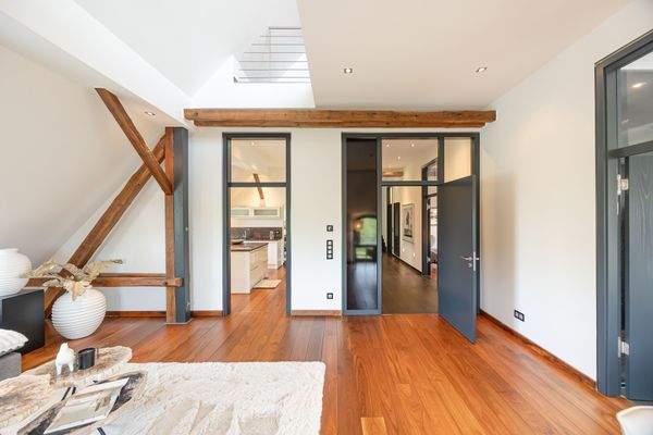 Wohnbereich mit Zugang zur Küche